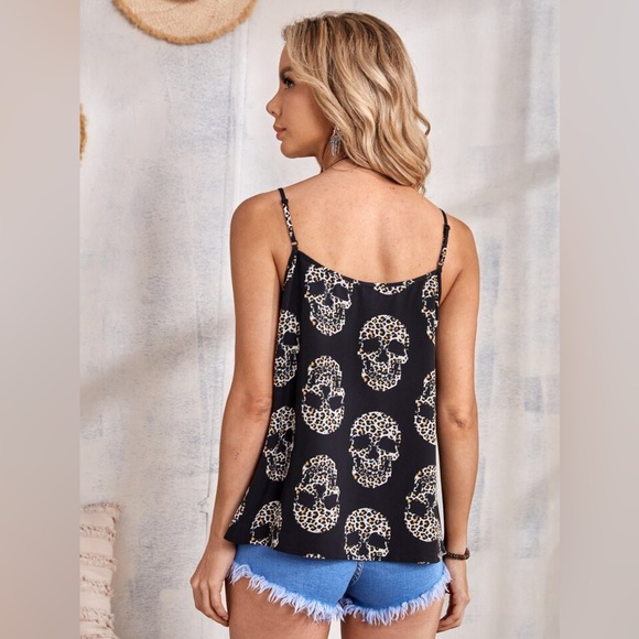 NWOT Leopard Skulls Top XS - Picture 2 of 4